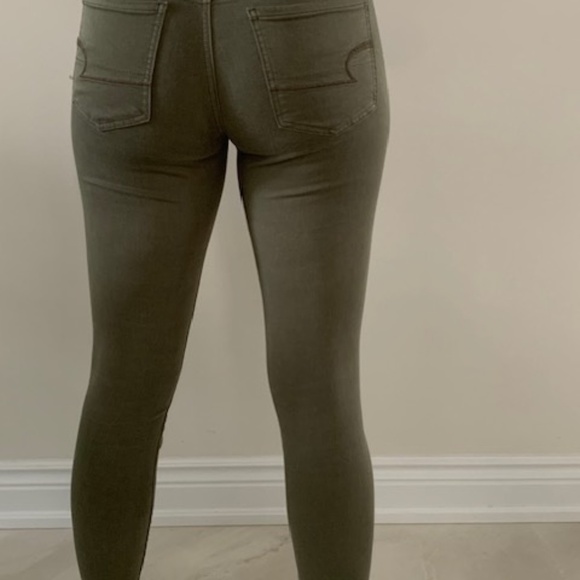 Jeans - American Eagle - Size 4 - Super Stretch - Picture 2 of 4